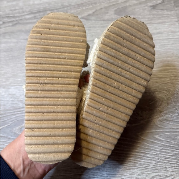 •SANDALS• - Picture 4 of 4